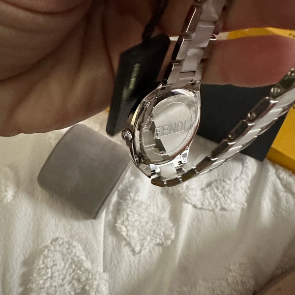 Fendi Momento Bugs Ceramic Women’s Pink Watch - Picture 6 of 7